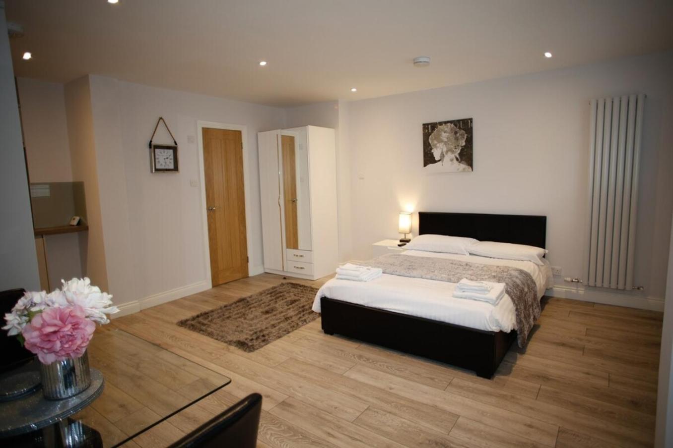 Modern & Prime Location - Cb1 Just Off Mill Rd - Homehost *