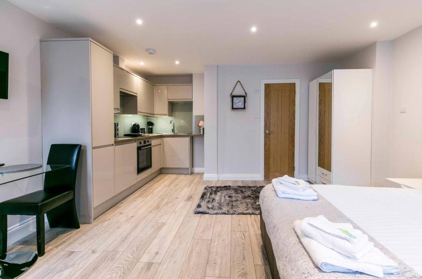Apartment Modern & Prime Location - Cb1 Just Off Mill Rd - Homehost